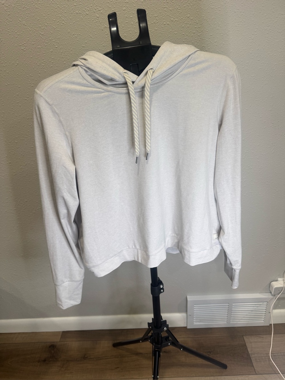 Women’s Vuori Lightweight Hooded Pullover Sweater - Light Gray